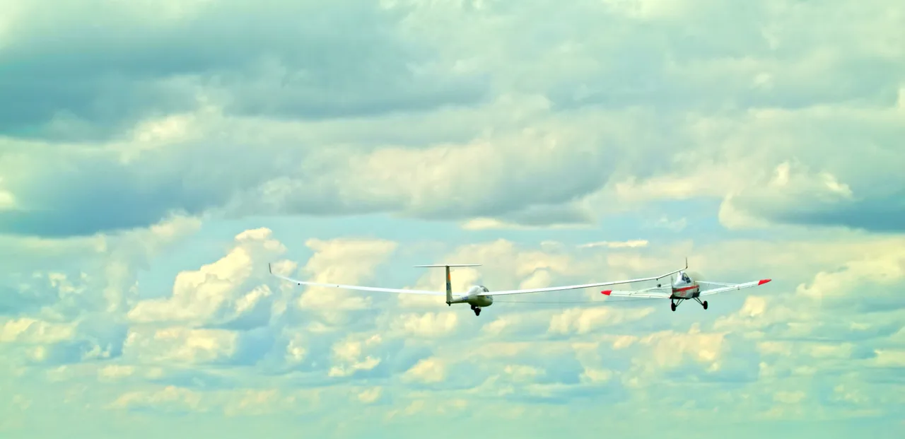 A glider takes off for ©Project Yorkshire 2022